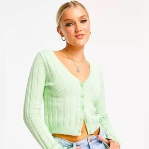 GREEN HOLLISTER CROPED SWEATER